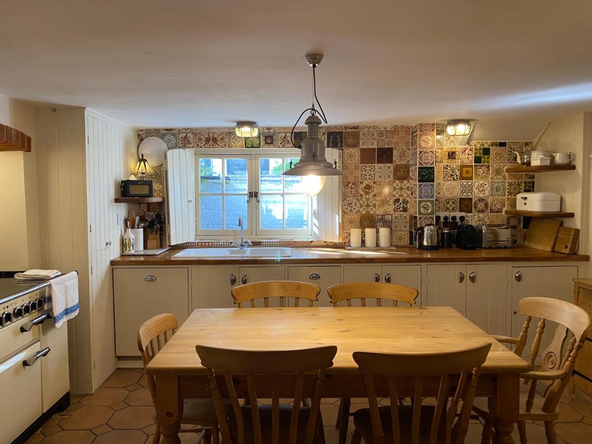 Picturesque Seaside Cottage Next To Viking Bay - ブロードステアーズ エクステリア 写真