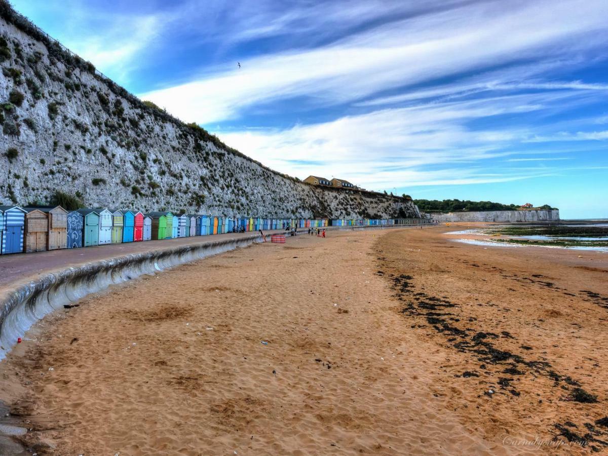 Picturesque Seaside Cottage Next To Viking Bay - ブロードステアーズ エクステリア 写真