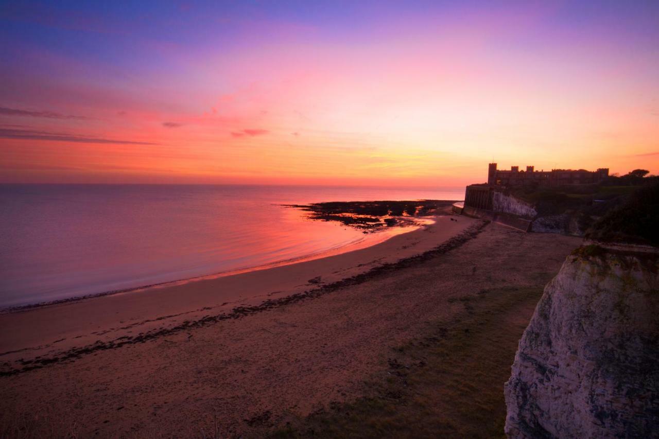 Picturesque Seaside Cottage Next To Viking Bay - ブロードステアーズ エクステリア 写真