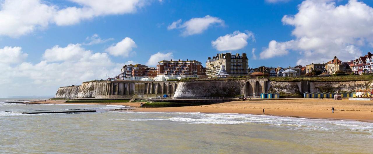 Picturesque Seaside Cottage Next To Viking Bay - ブロードステアーズ エクステリア 写真